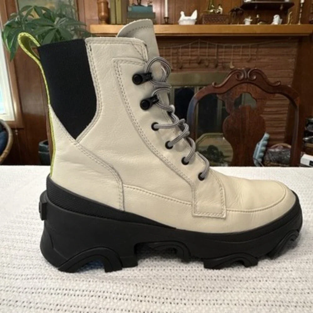 Sorrel Women’s Brex Lace Boot Waterproof Leather Chalk/Black Size 10